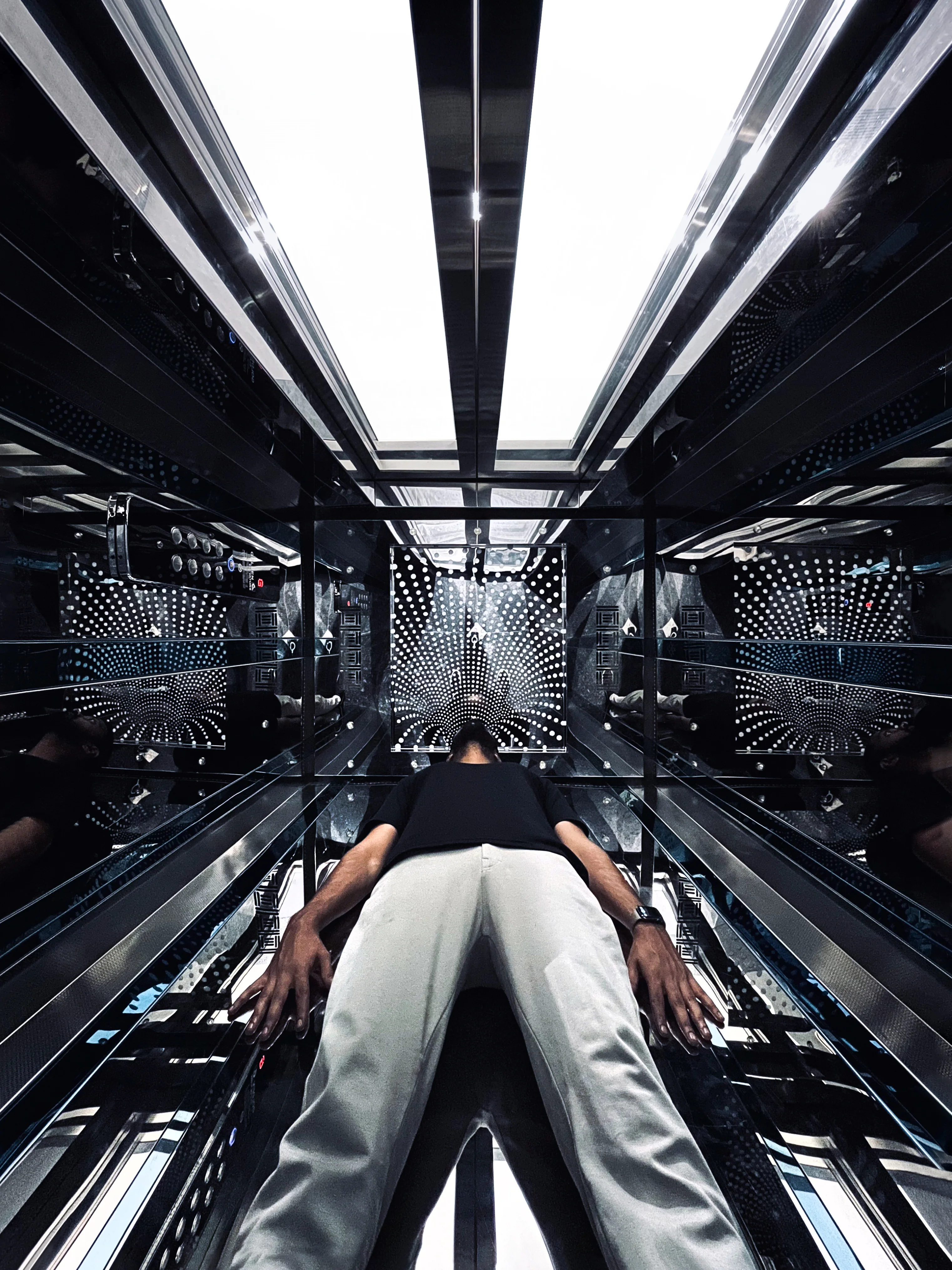 Parallel Worlds, photograph 03